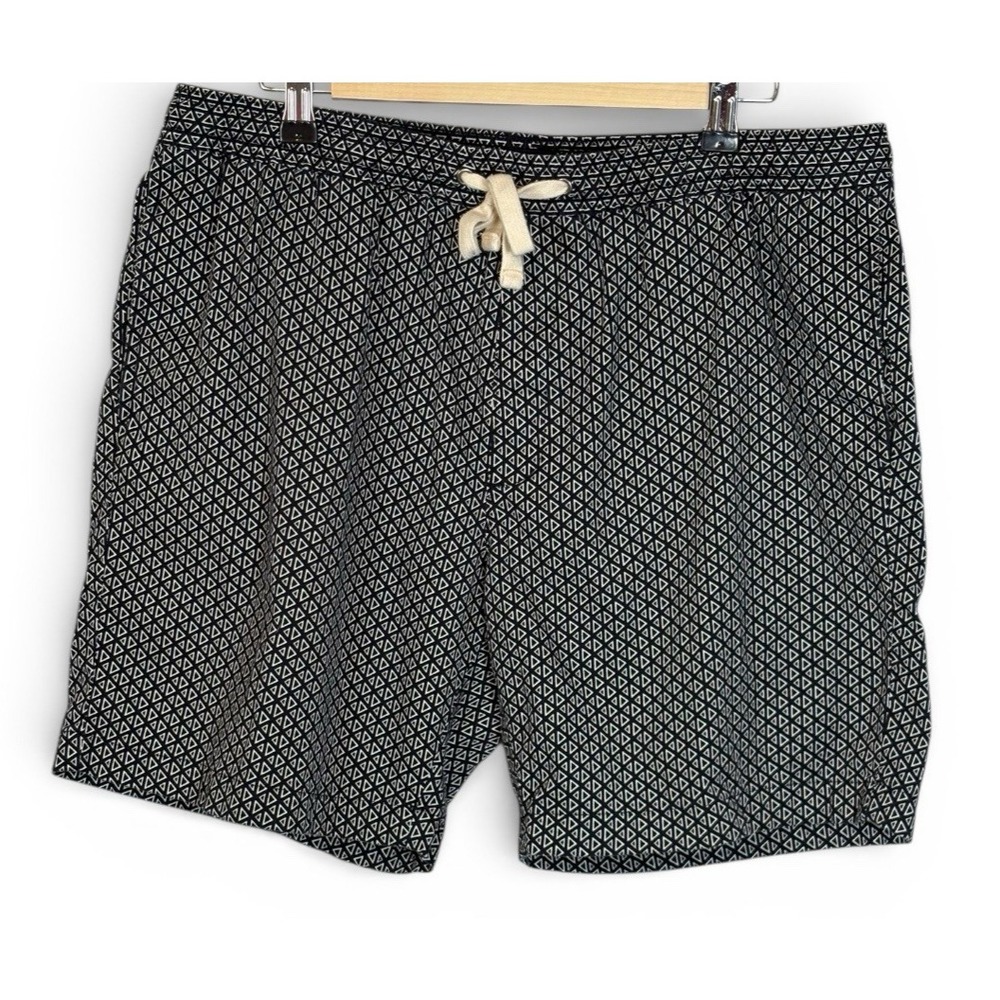 J. Crew Flex Geometric Print Drawstring Shorts Men's Size Large Black White
